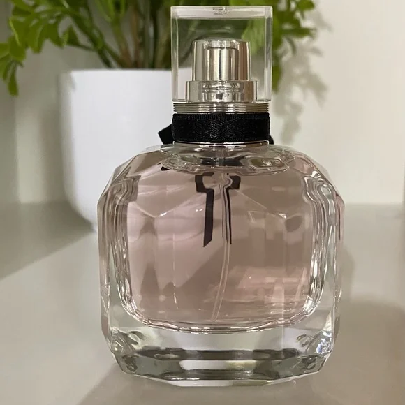 Yves Saint Laurent Mon Paris - Picture 2 of 4